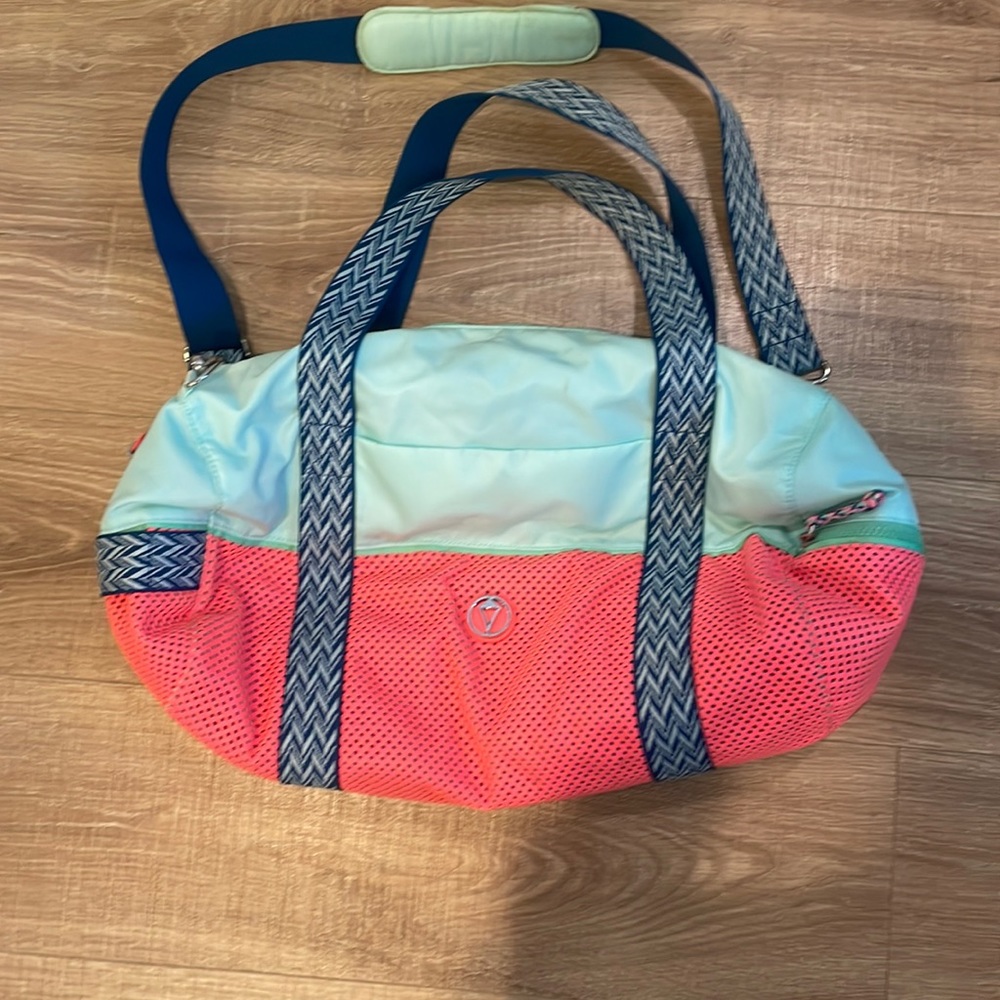 Ivivva duffel bag